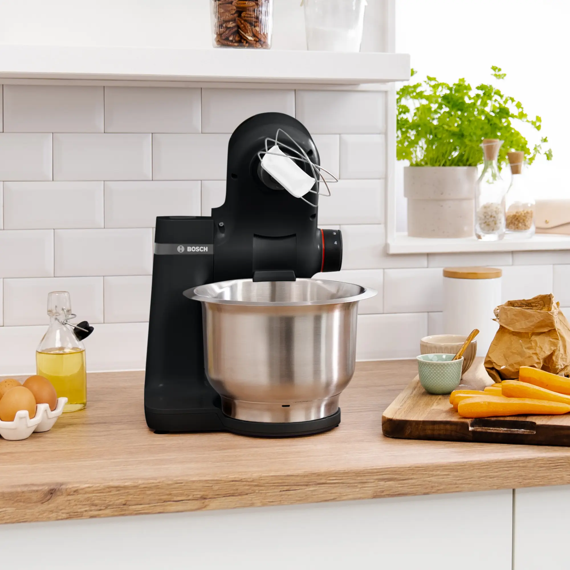 Bosch MUMS2EB01 Series 2 MUM Kitchen Machine 700W Black product view 4
