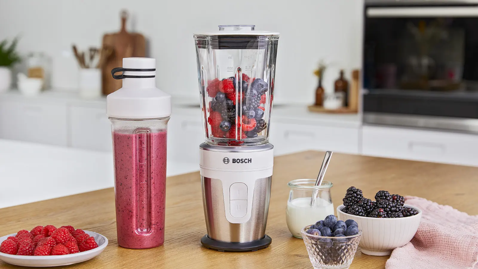 Bosch MMBM7G2M VitaStyle Mixx2Go Blender 350W White product view 6