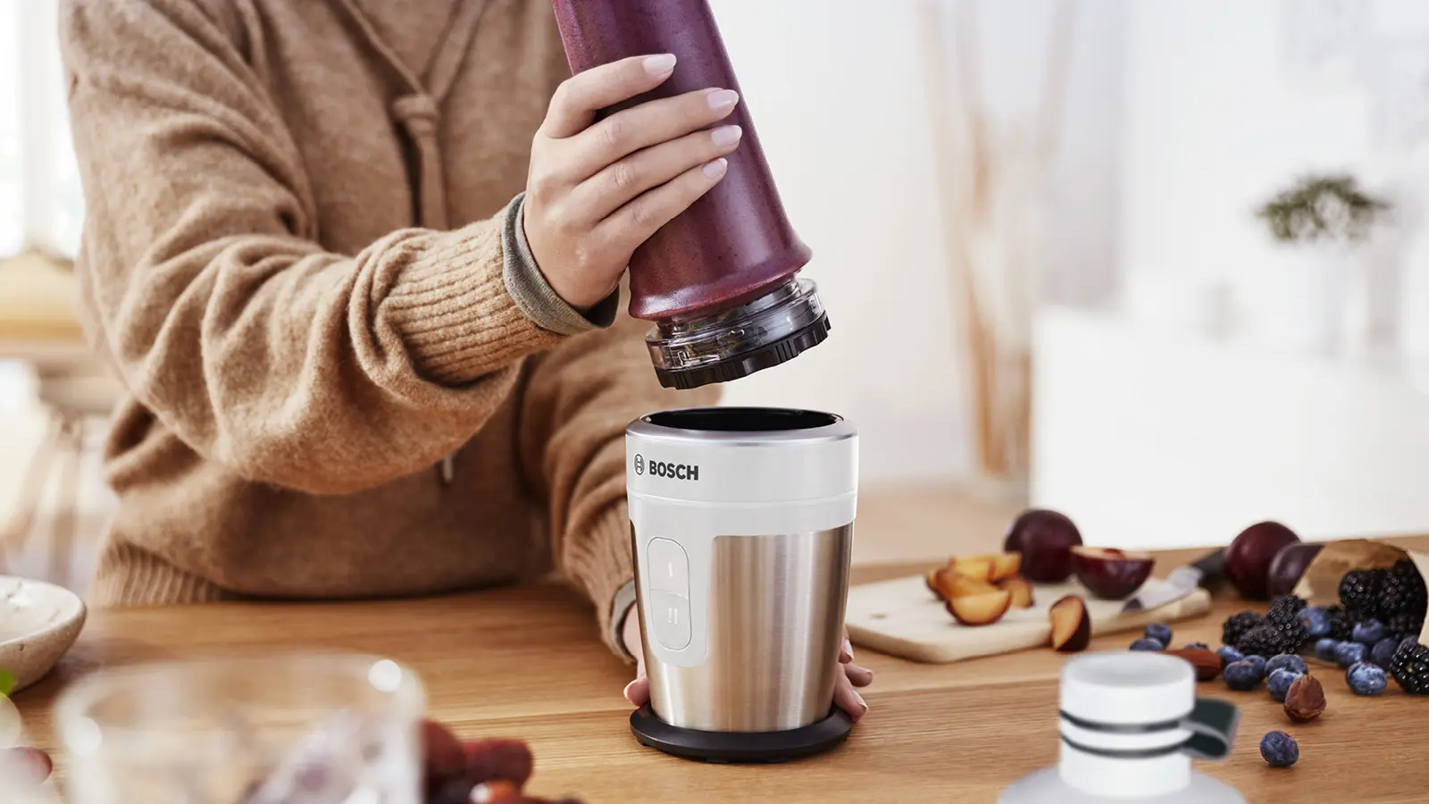 Bosch MMBM7G2M VitaStyle Mixx2Go Blender 350W White product view 9