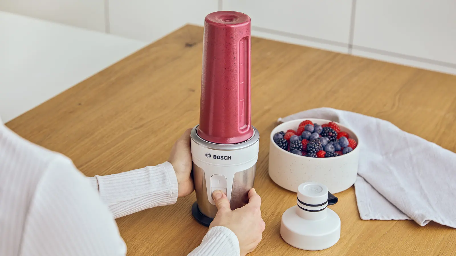 Bosch MMBM7G2M VitaStyle Mixx2Go Blender 350W White product view 10