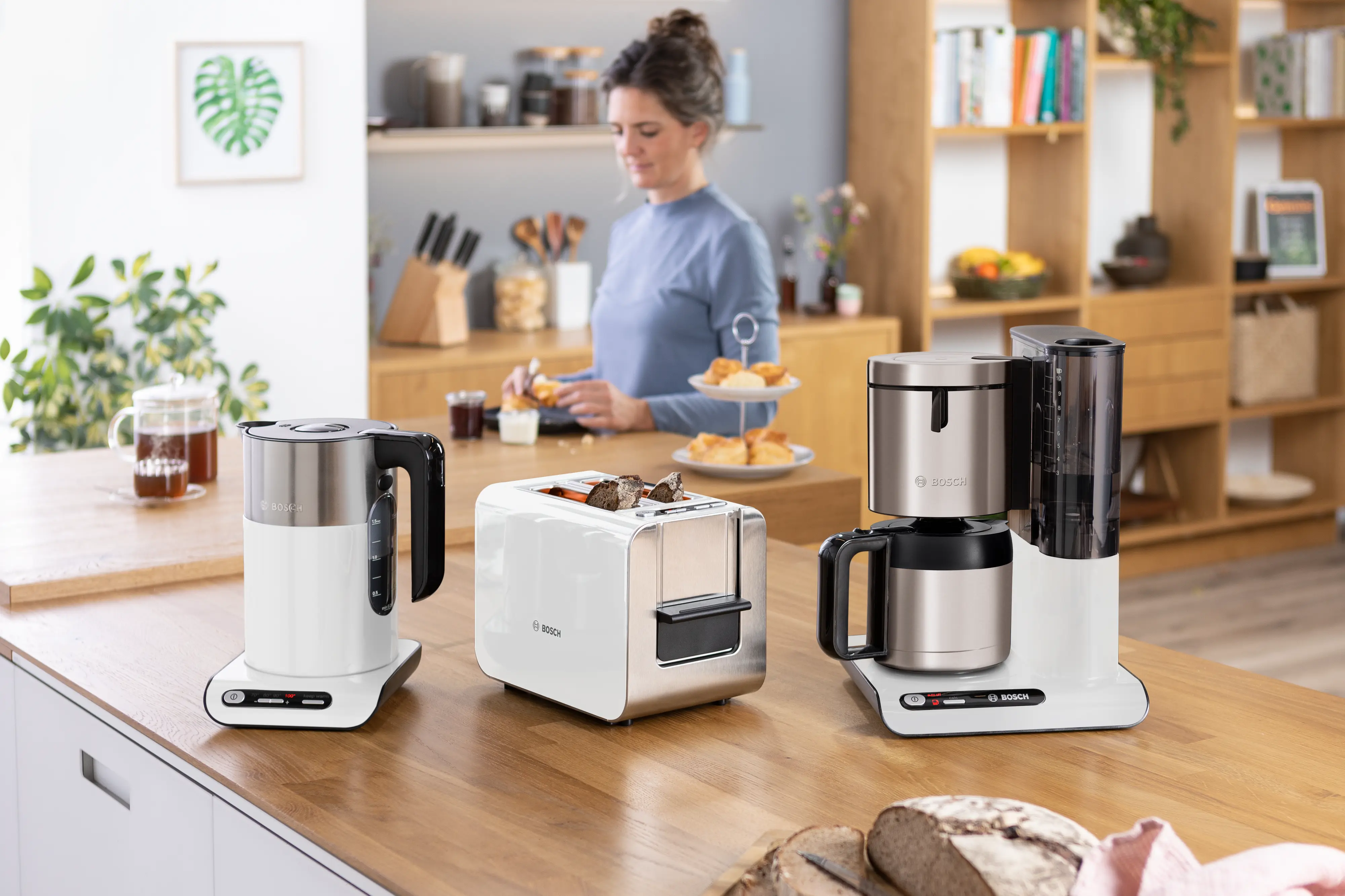 Bosch TWK8611P Styline Water Kettle 1.5L 2000-2400W White Stainless Steel product view 3