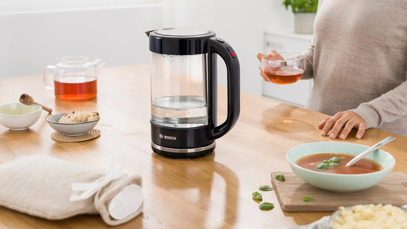 Bosch TWK70B03 Glass Water Kettle 1.7L 2400W Black product view 8