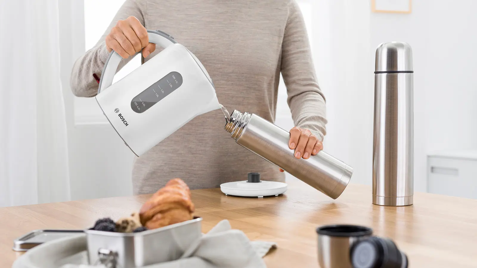 Bosch TWK7601 Water Kettle 1.7L 1850-2200W White product view 4