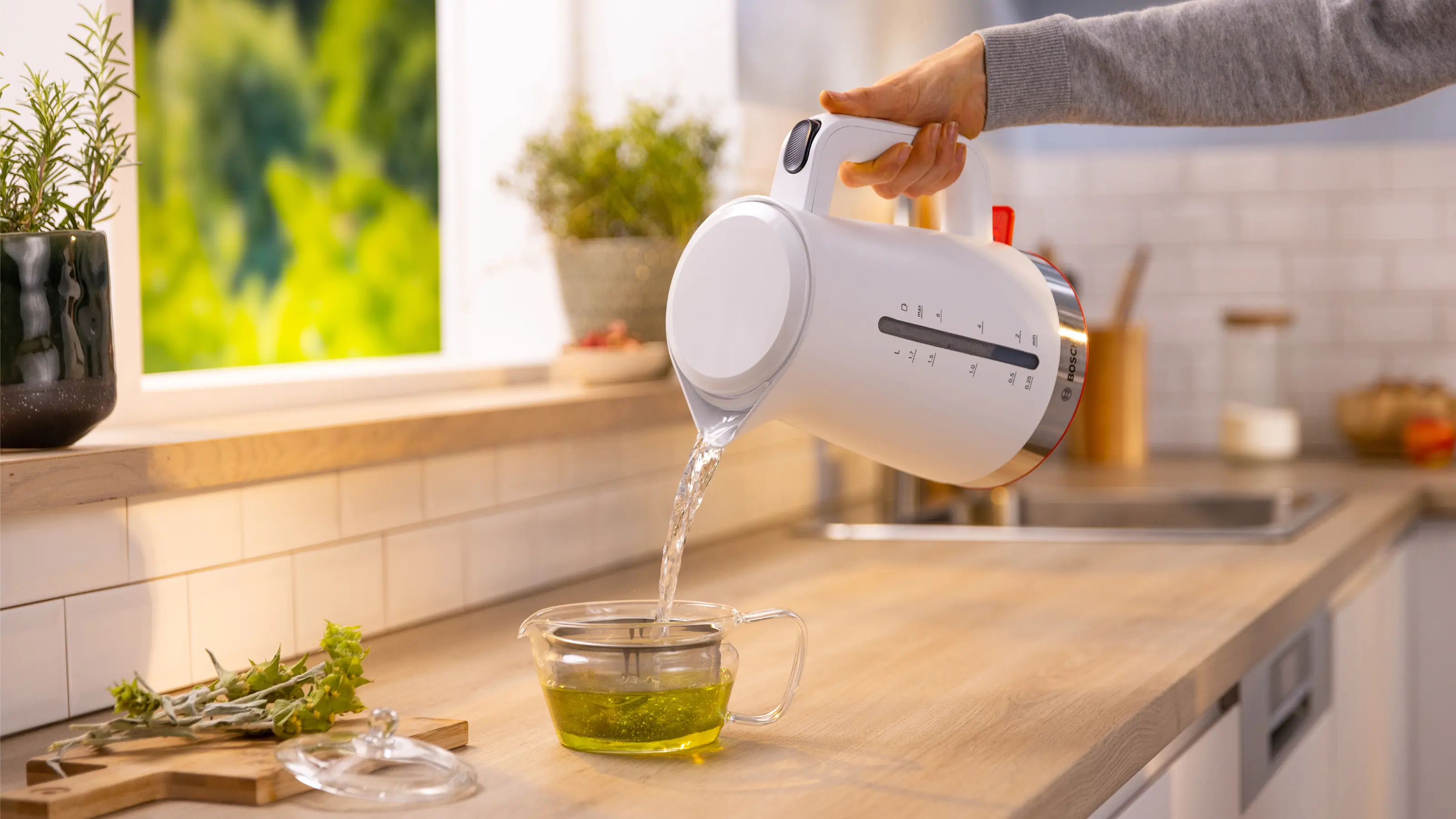 Bosch TWK4M221 MyMoment Water Kettle 1.7L 2400W White product view 8