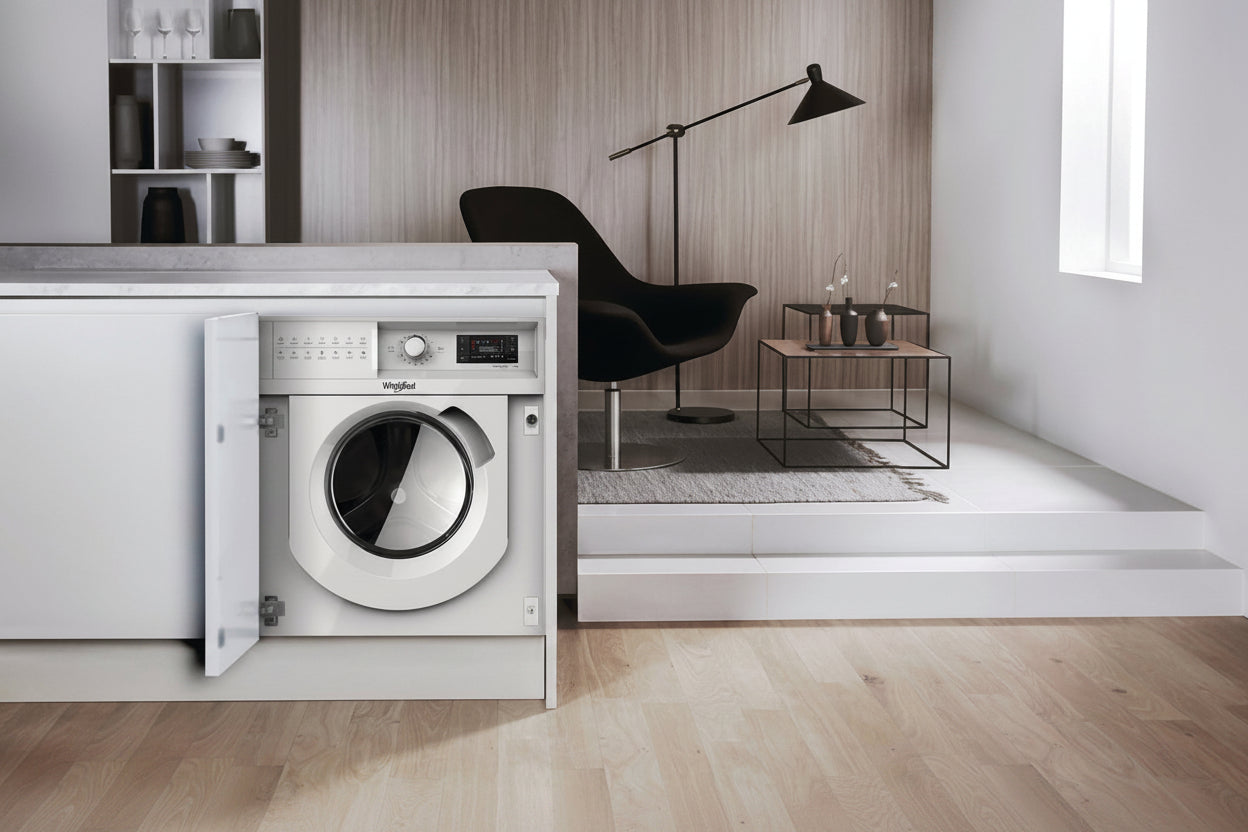 Whirlpool BI WDWG 75148 MEA washer dryer lifestyle view