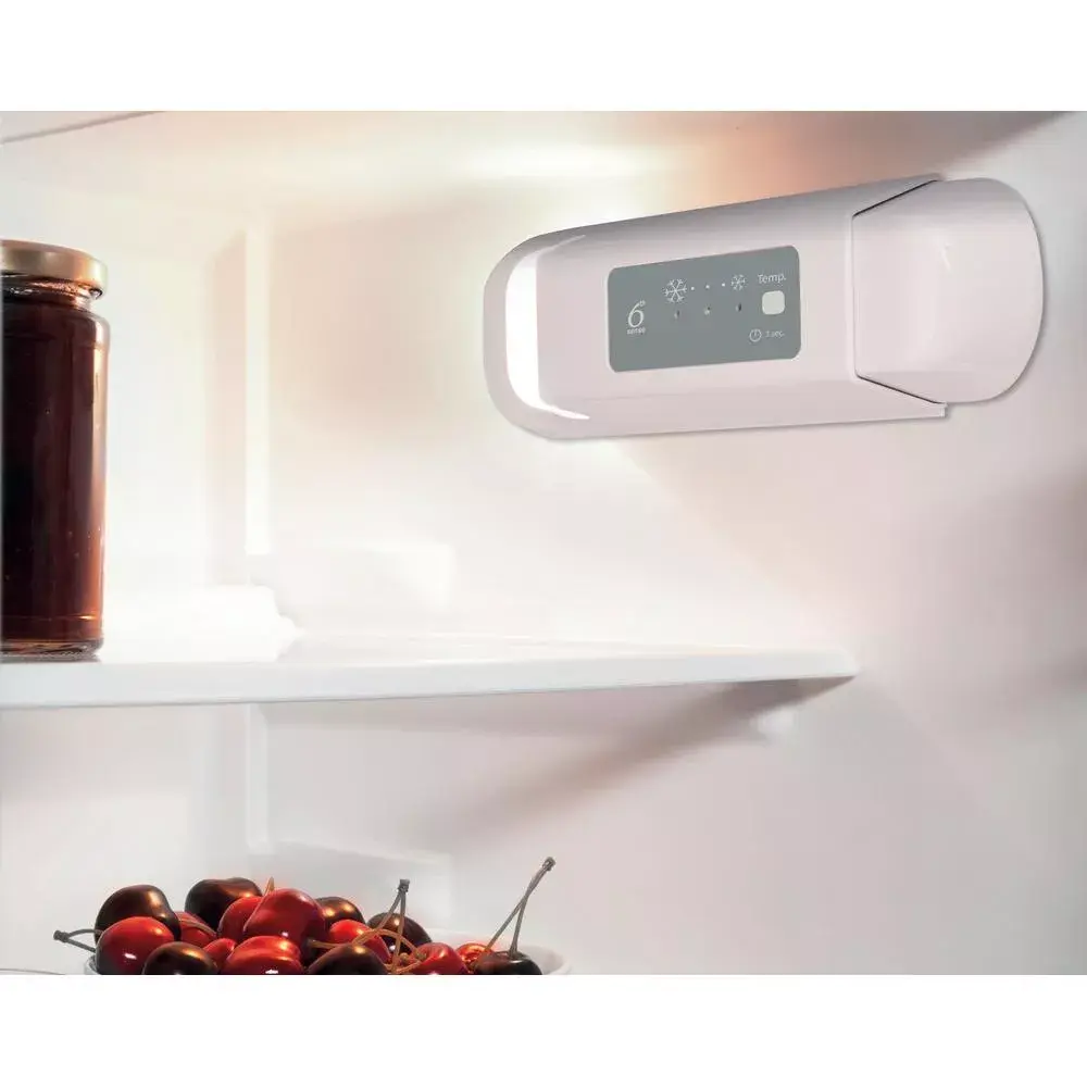 Whirlpool WBUF011 fridge freezer 6TH SENSE feature graphic