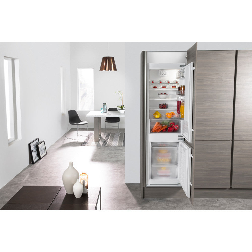 Whirlpool ART 6510/A+ SF Integrated Fridge Freezer 177cm 273L Fully Integrated - Angled View