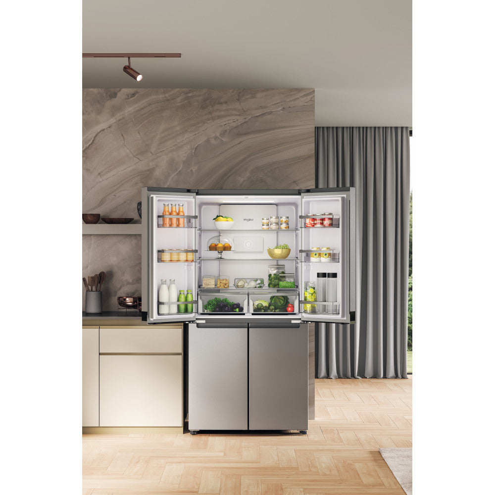 Whirlpool WQ9 B2L G EX 4-Door Fridge Freezer 91cm 677L Inox - Interior View