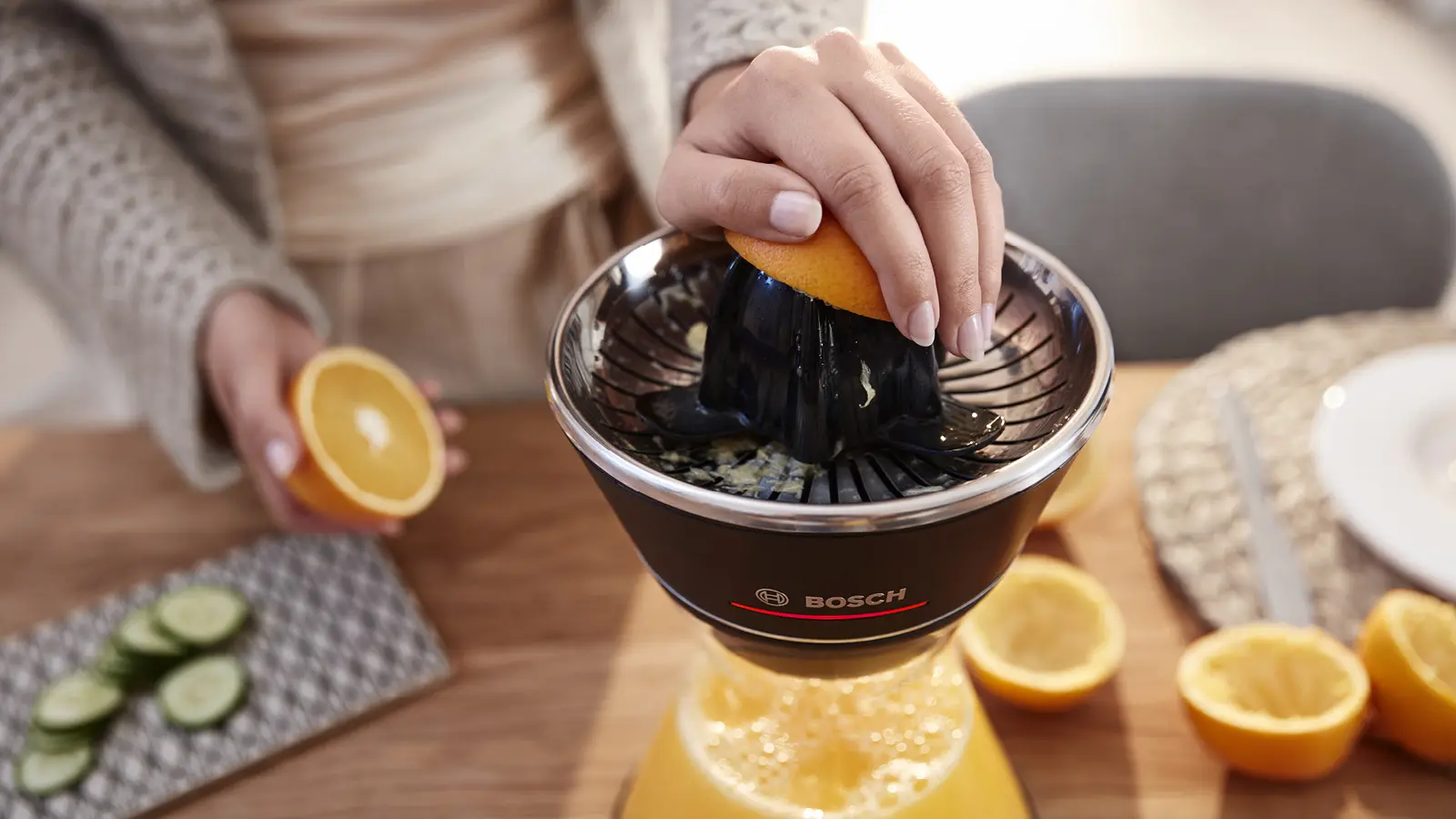 Bosch MCP72GPB VitaStyle Citro Citrus Press 40W 1L Black White product view 7