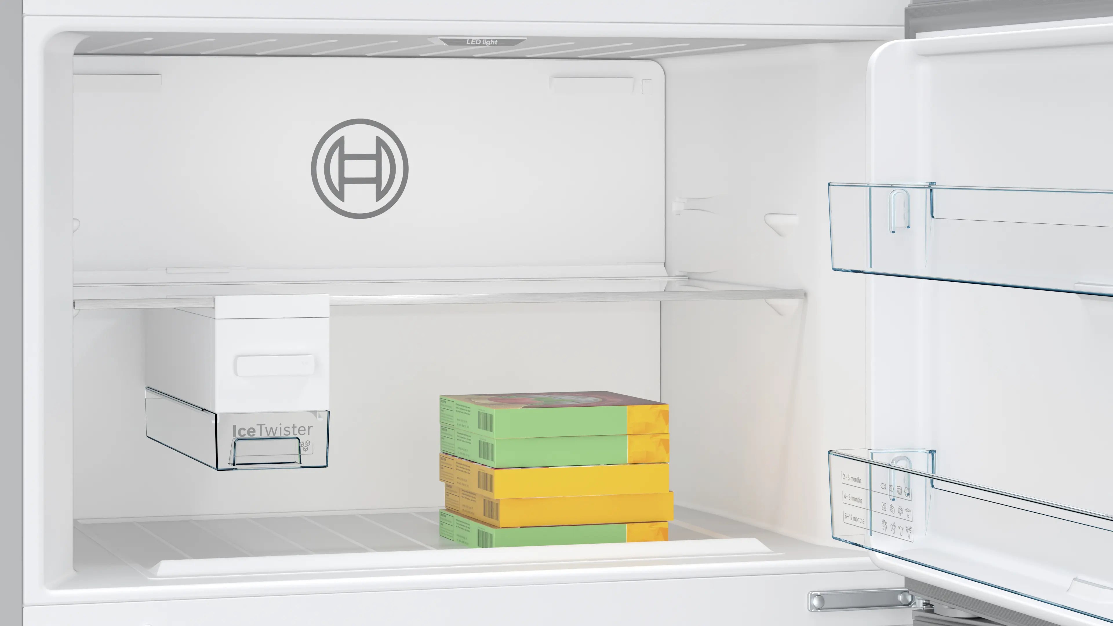 Bosch KDN86AI30U top-freezer fridge-freezer product detail view
