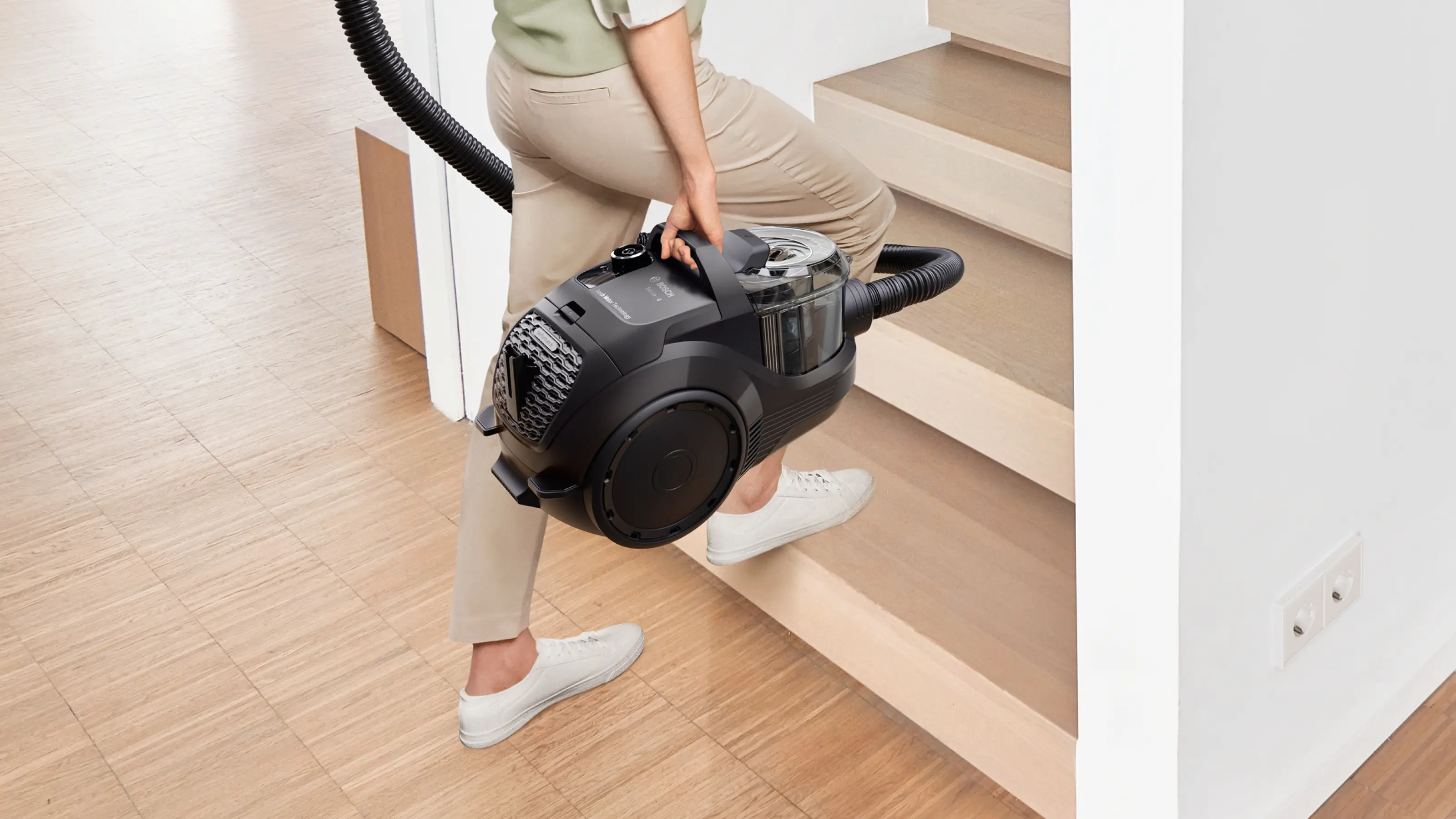 Bosch BGC21X300 Series 4 - Bagless Vacuum Cleaner (Black) product view 4