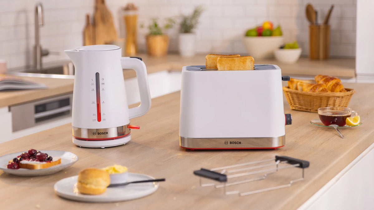 Bosch TAT4M221 toaster defrost and warm-up function feature image