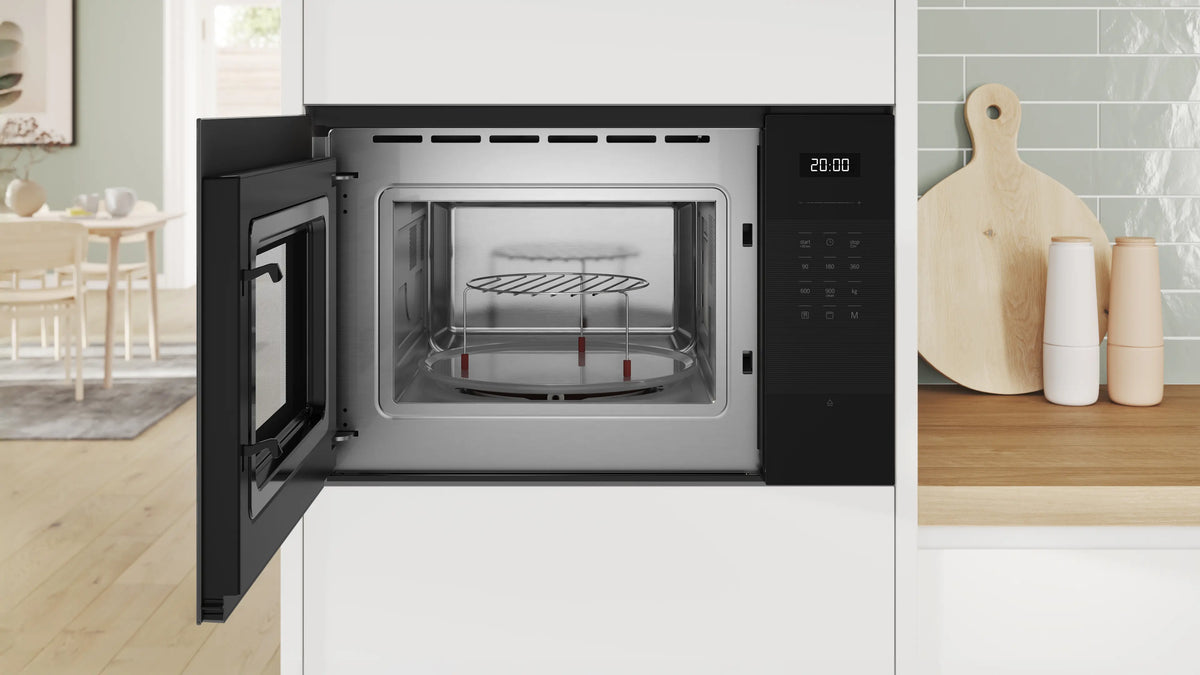 Bosch BEL554MB2 60 cm built-in microwave with grill black alternate angle