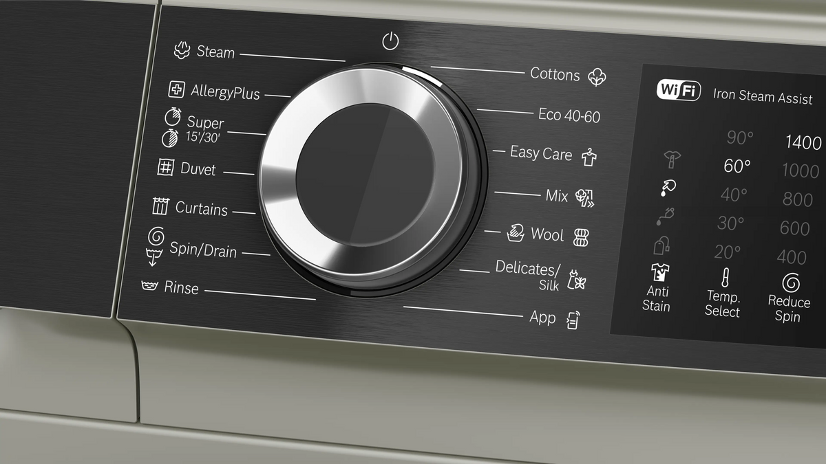Bosch WGK264ZXME Series 6 washing machine display and Home Connect controls detail
