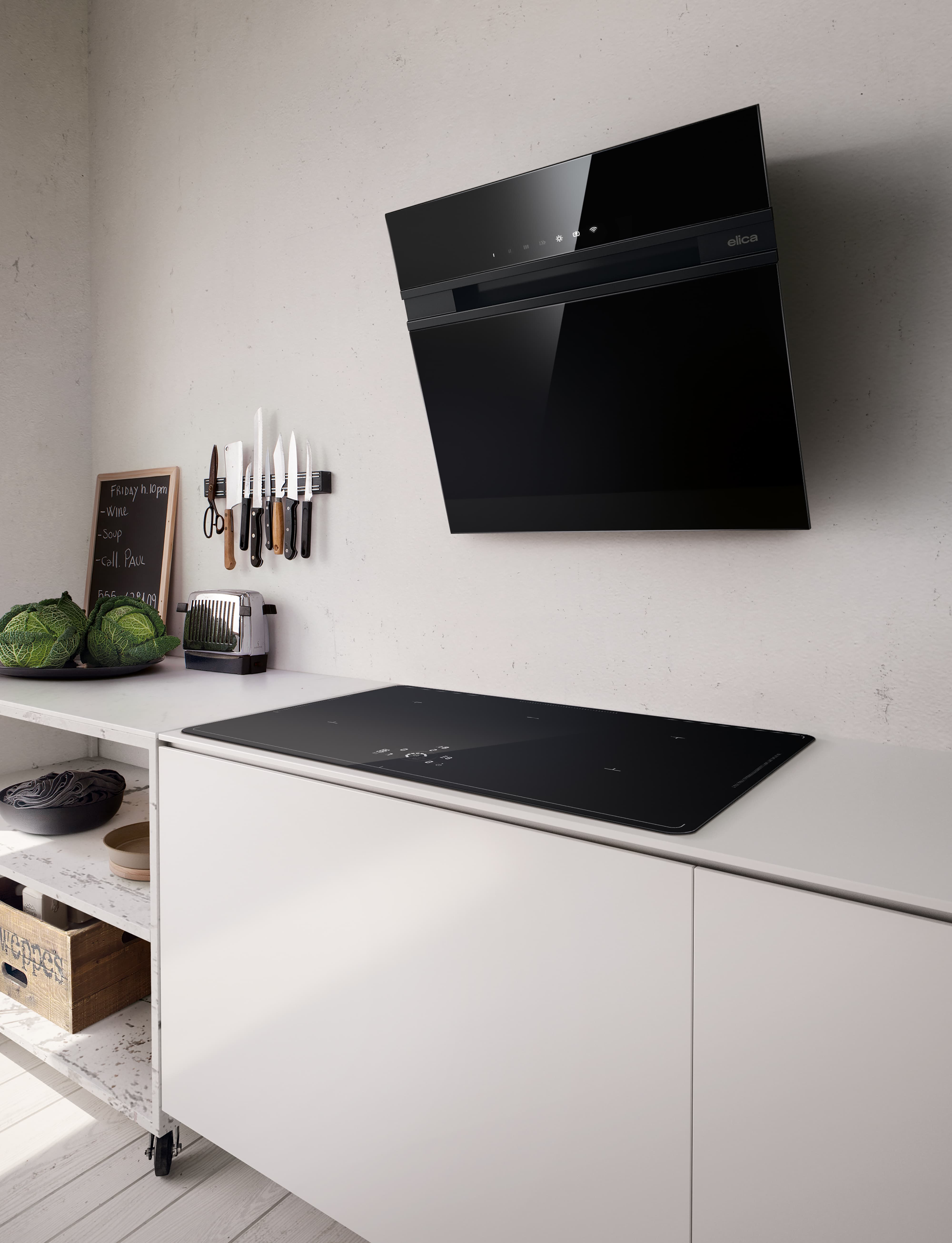ELICA STRIPE BL/A/90/LX Wall Hood 90cm 900m3/h Black Glass