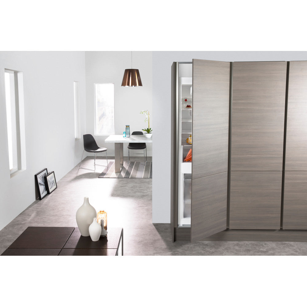 Whirlpool ART 6510/A+ SF Integrated Fridge Freezer 177cm 273L Fully Integrated - Interior View