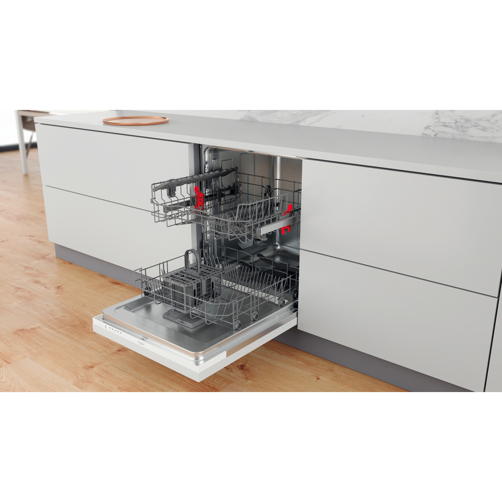 Whirlpool WIE 2B19 N UK fully integrated dishwasher product image 3
